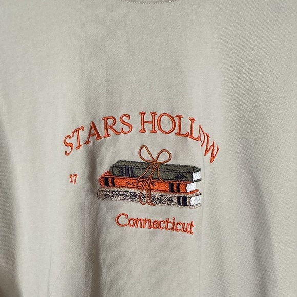 Gilmore Girls Stars Hollow Embroidered Beige Sweater (no tag see measurements) - Picture 4 of 4